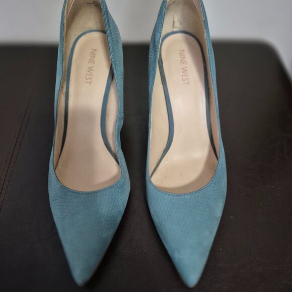 Blue Pumps - Picture 2 of 8